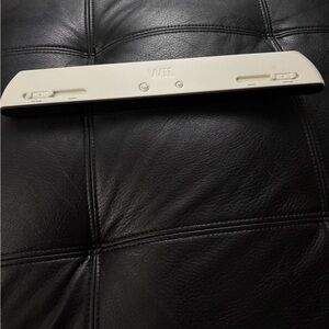 Nintendo Wii U Wide Range Wireless Ultra Sensor Bar White Tested and working